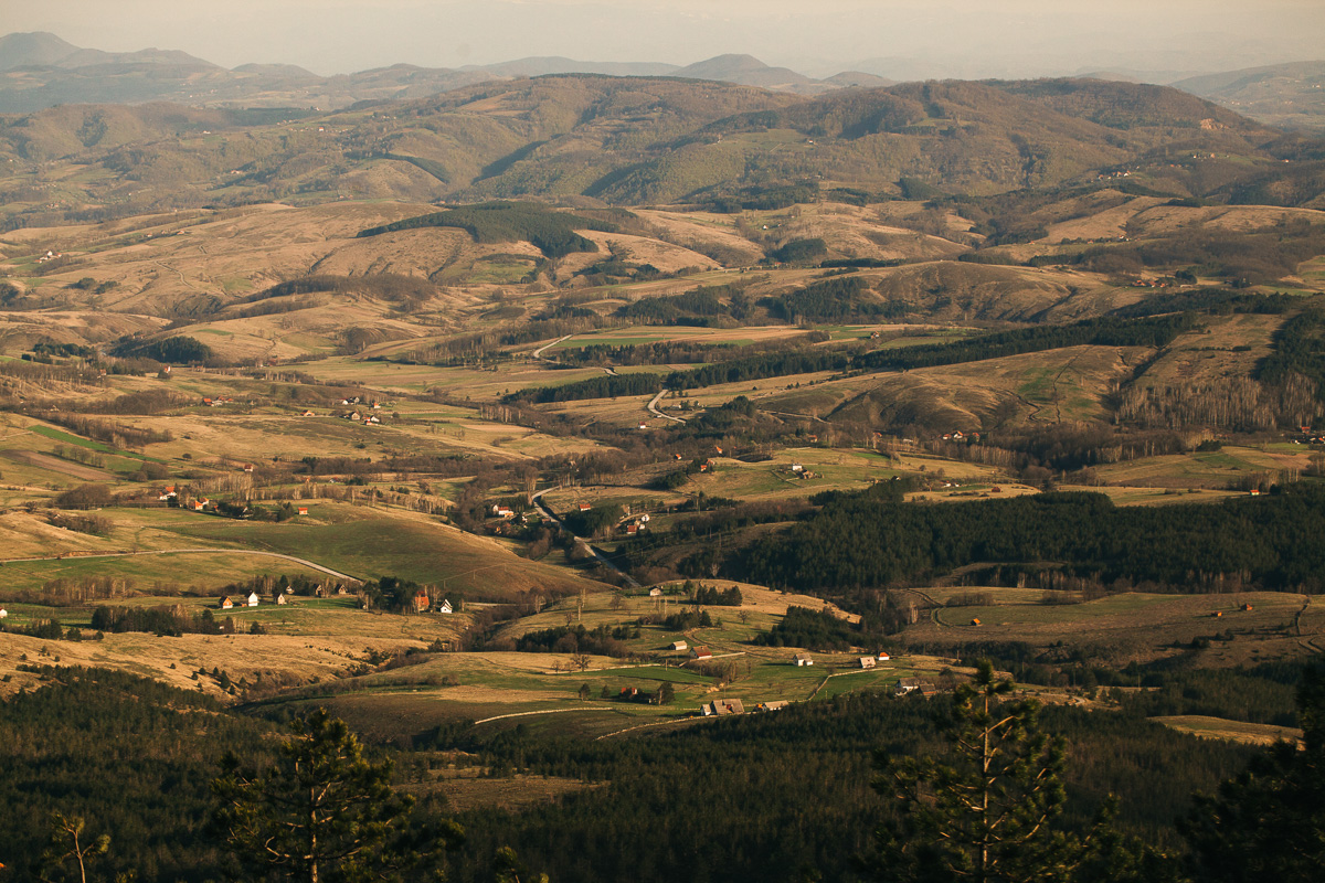 Pogled sa Divčibara podnožje planine Maljen